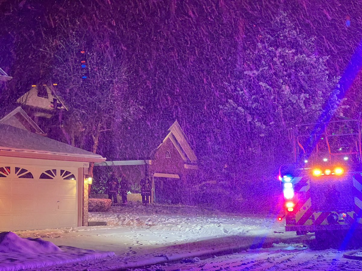 House fire in on Cole Ct in Lakewood appears to be under control, just north of Bear Creek Lake Park. At least a dozen fire trucks and emergency vehicles still on scene